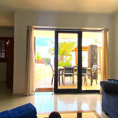 Roferos 32 * Puerto del Carmen (Lanzarote)