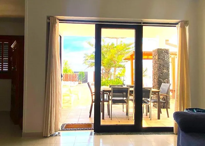 Roferos 32 * Puerto del Carmen (Lanzarote)